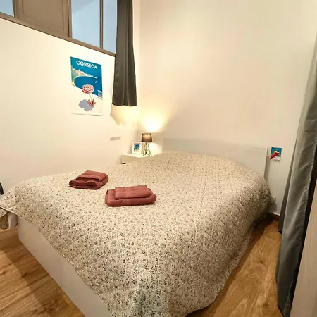Apartament Spacious Cocoon Close To The *